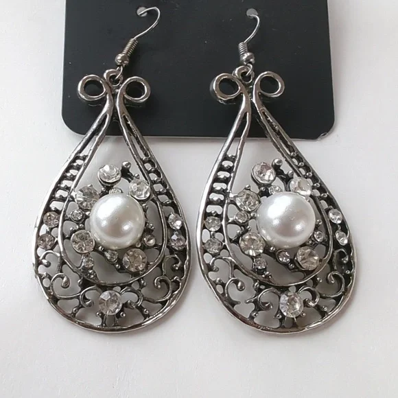 Boutique Paparazzi Silver Tone Clear and White Accent Tear Drop Earrings - Picture 2 of 5